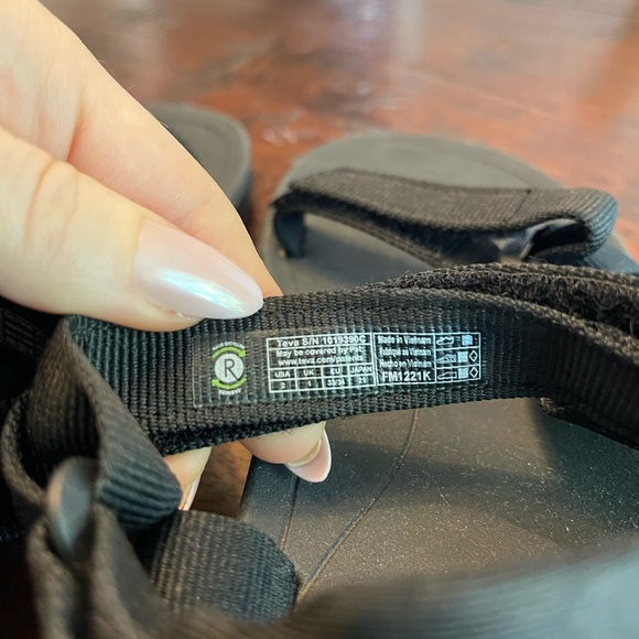 Teva Black Hiking Sandal Outdoor Boy Size 2 - Picture 5 of 8